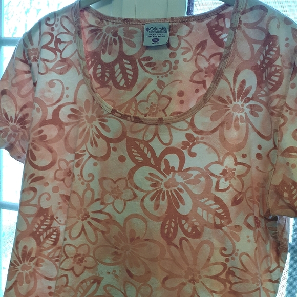 3/$25 Columbia Short Sleeve T-Shirt - Picture 2 of 4